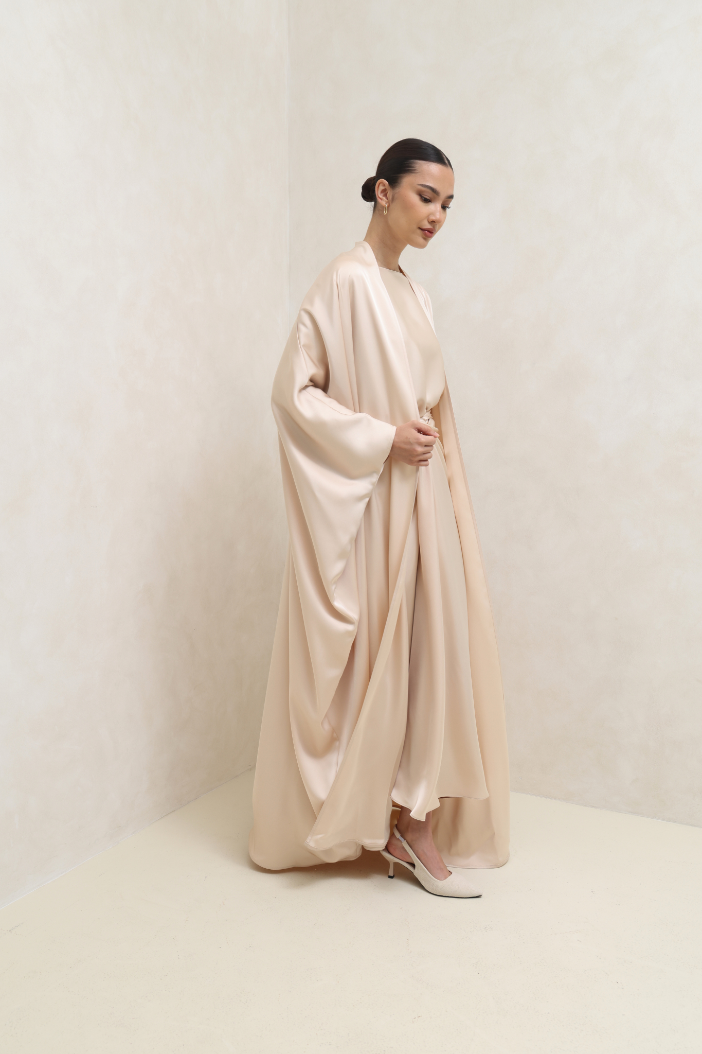 عباية الصفاء العاجية