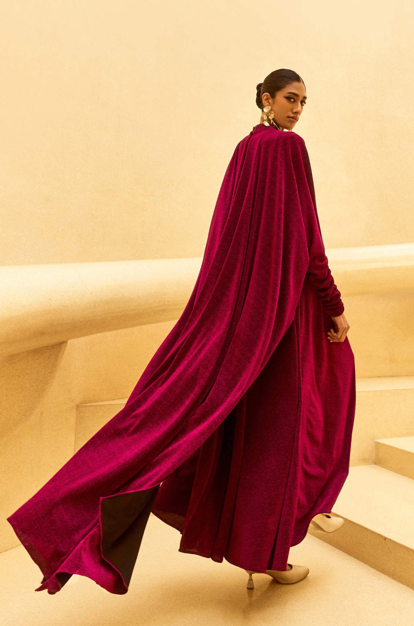 فستان كيب لامع بحزام