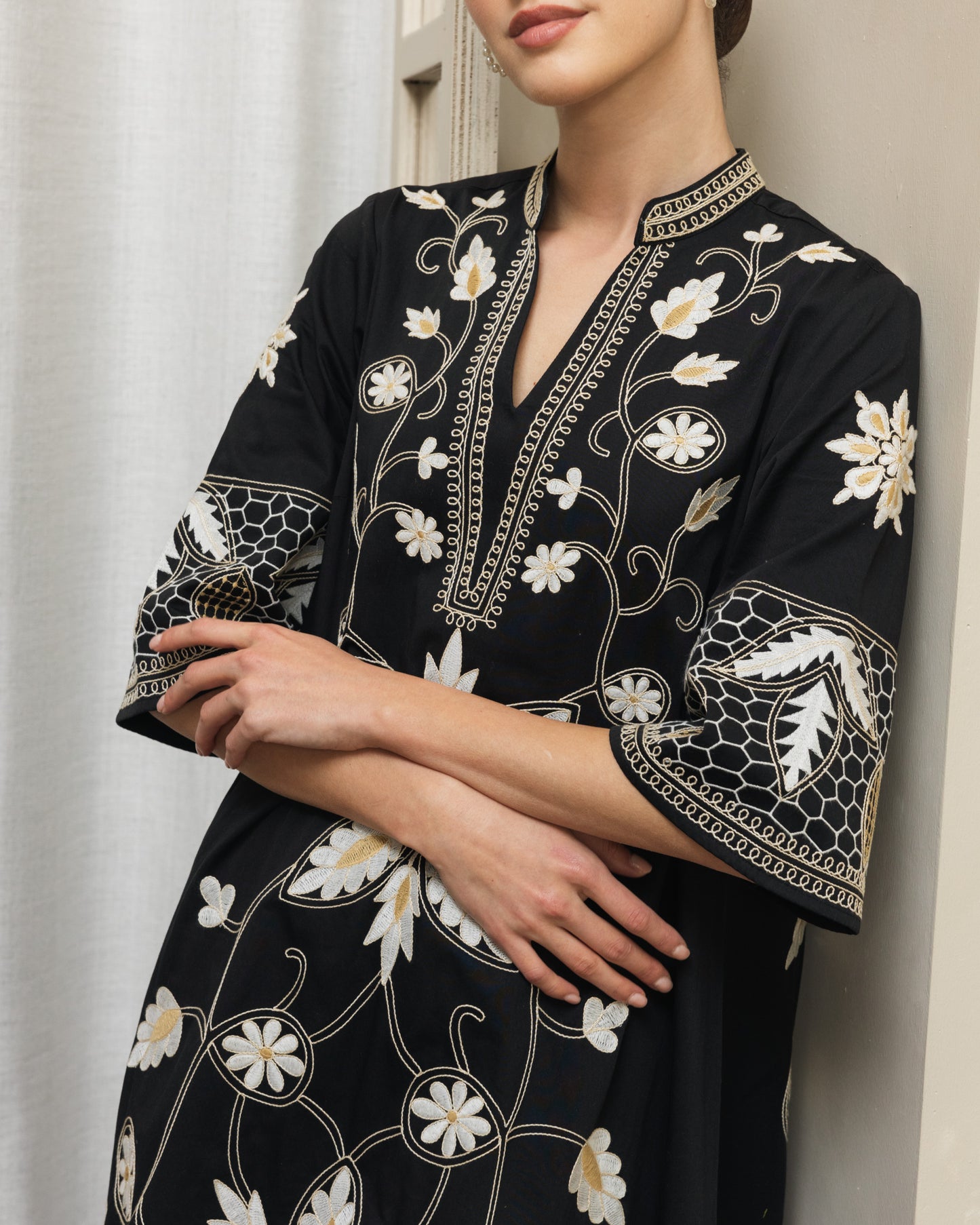 فستان قميص مزين بنقشة زهور قرص العسل