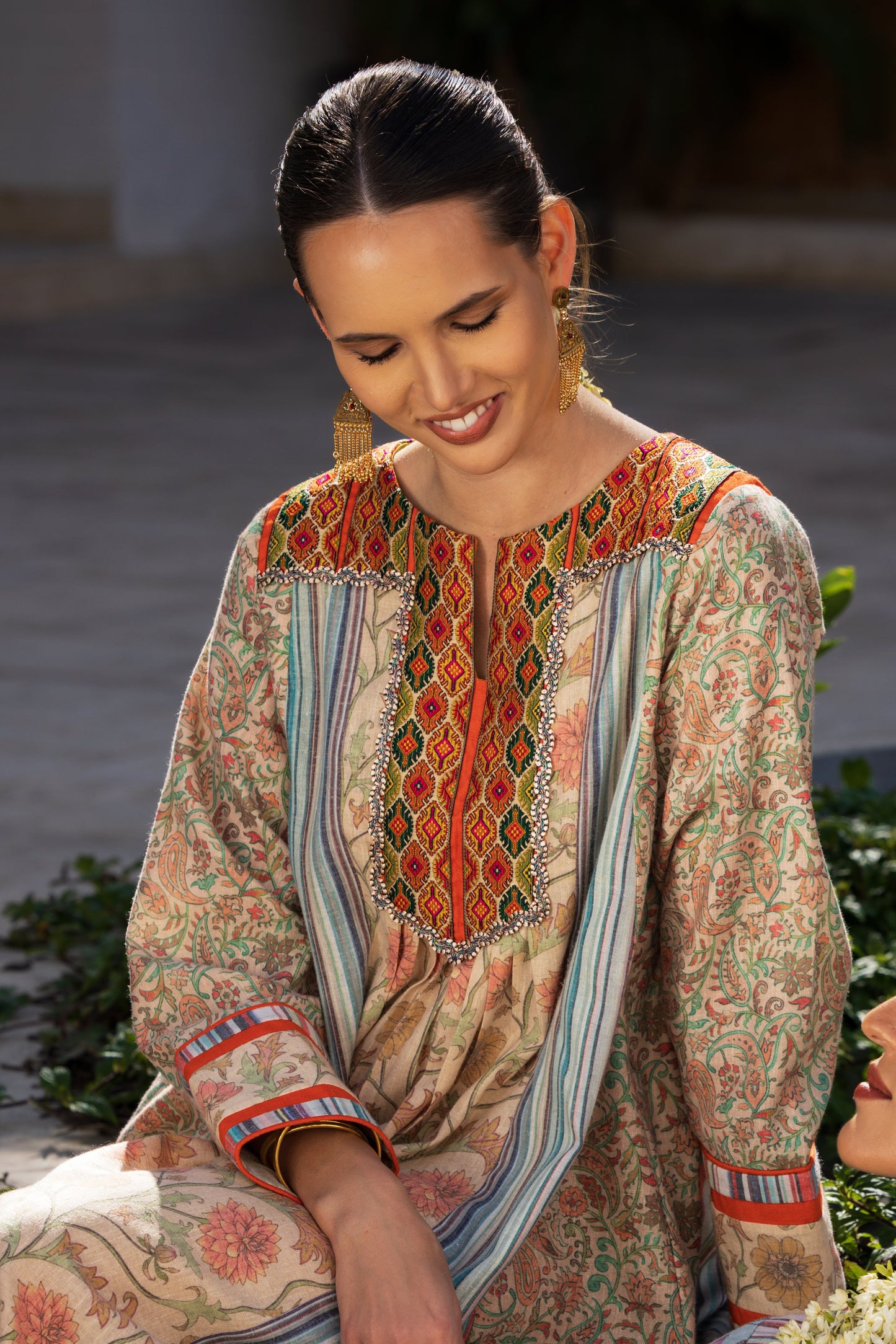 Multicolor Yoke Neck Jalabiya