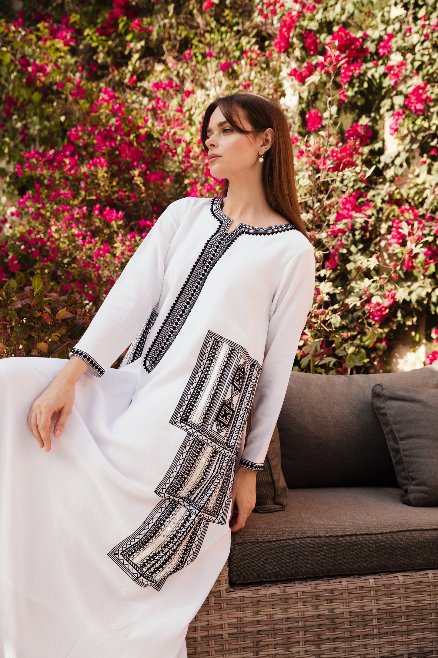 Black & White Embroidered Jalabiya - Anmar Couture