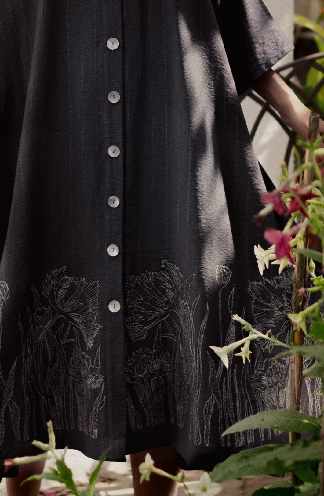 فستان قميص مخطط متوسط الطول