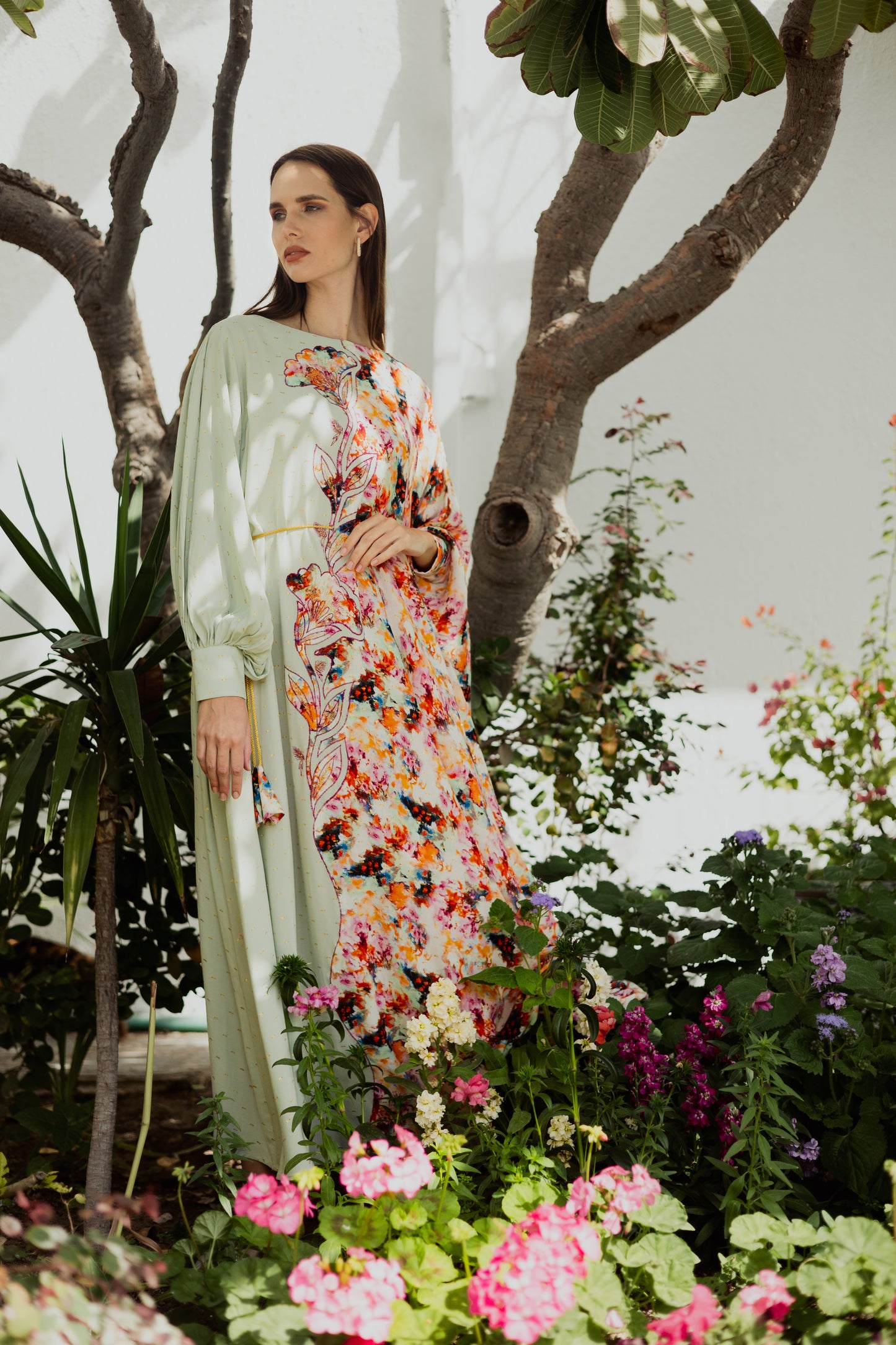 فستان الفراشة الجانبية