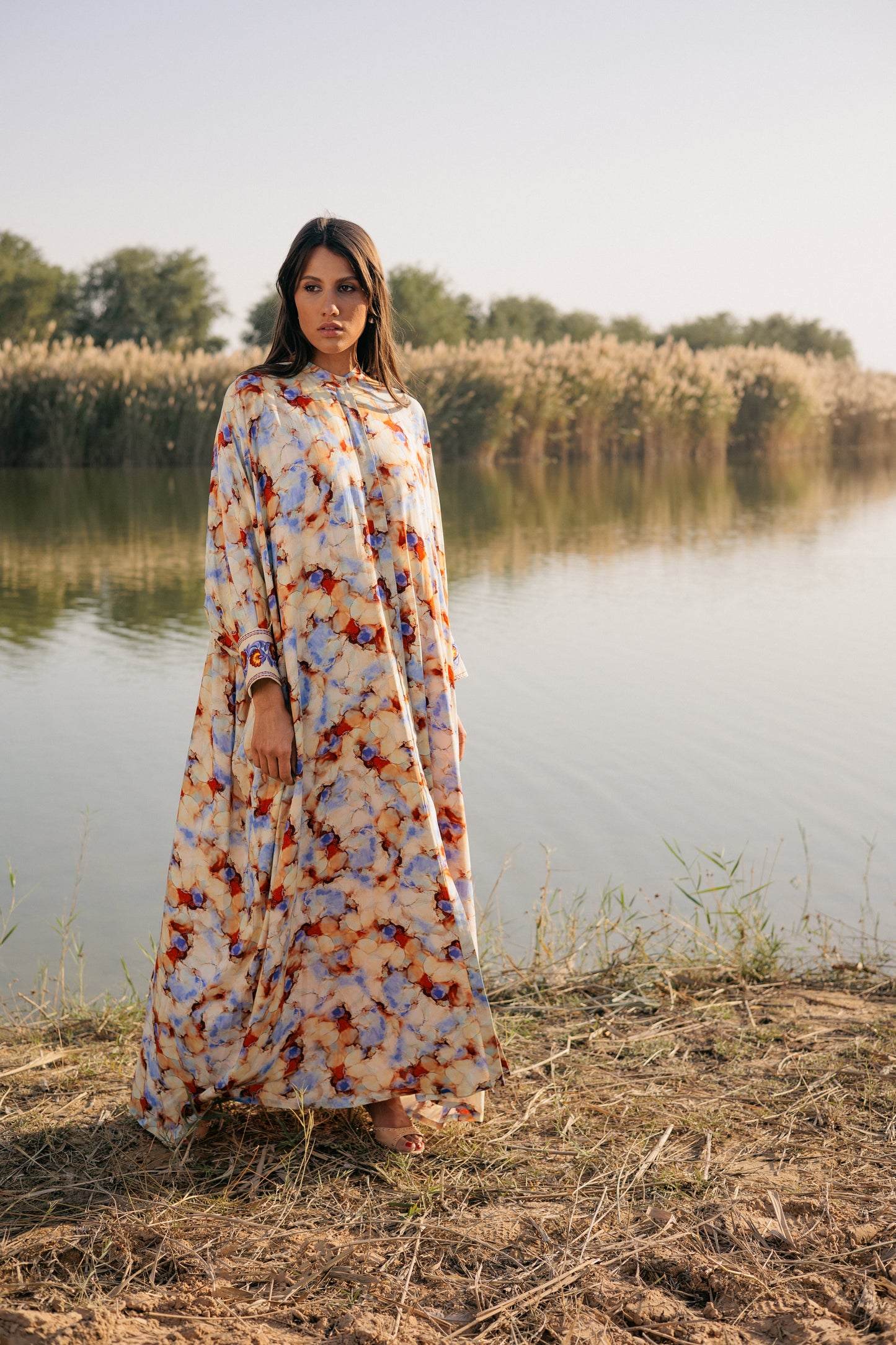 جلابية فضفاضة بطباعة رقمية