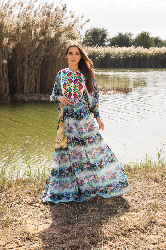 جلابية مطرزة بطبعات متعددة