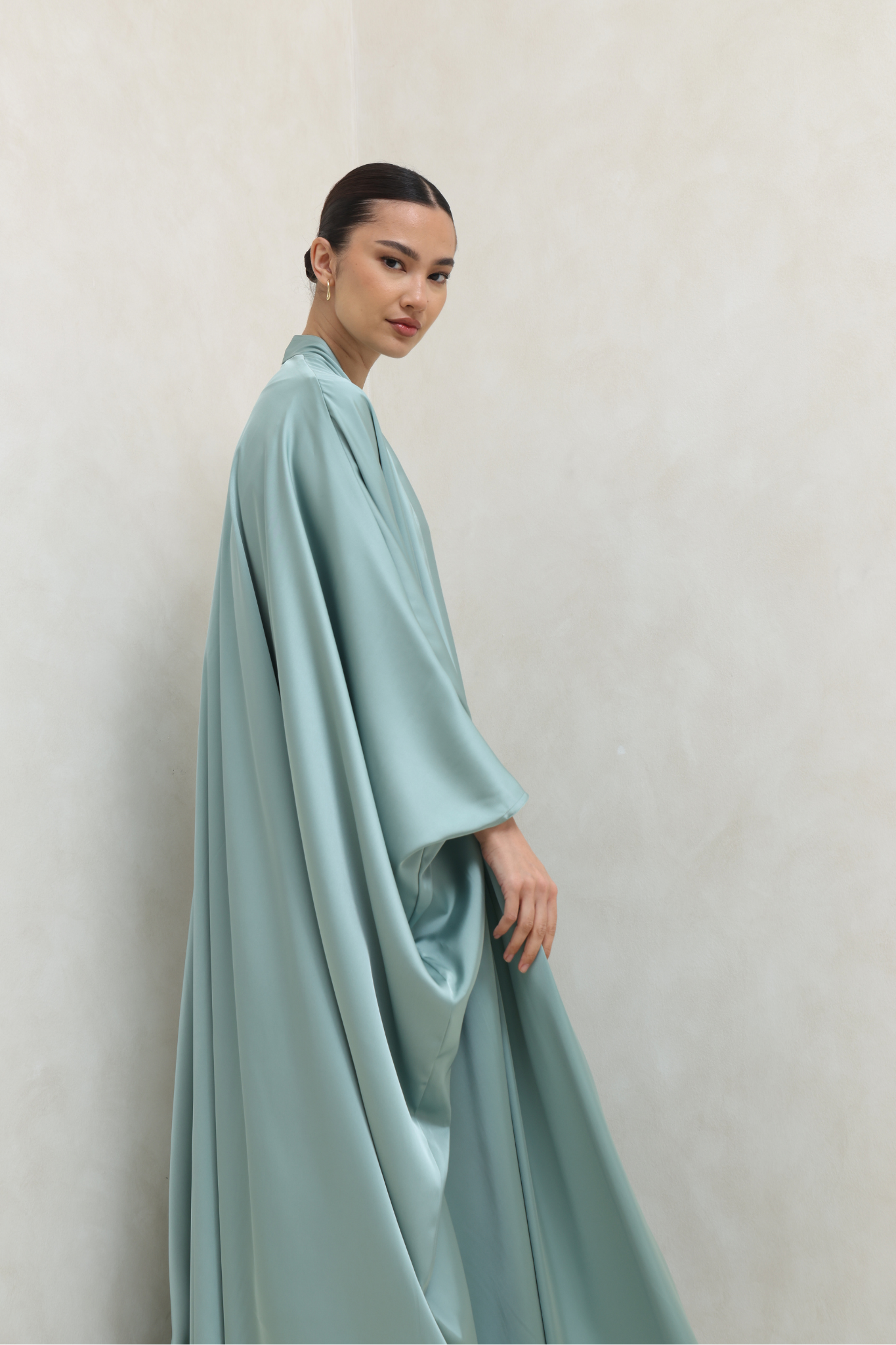 عباية الصفاء العاجية