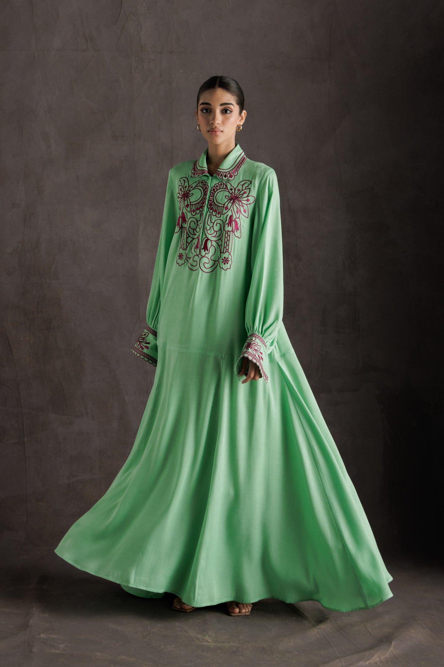 Buttoned Floral Embroidered Jalabiya - Green