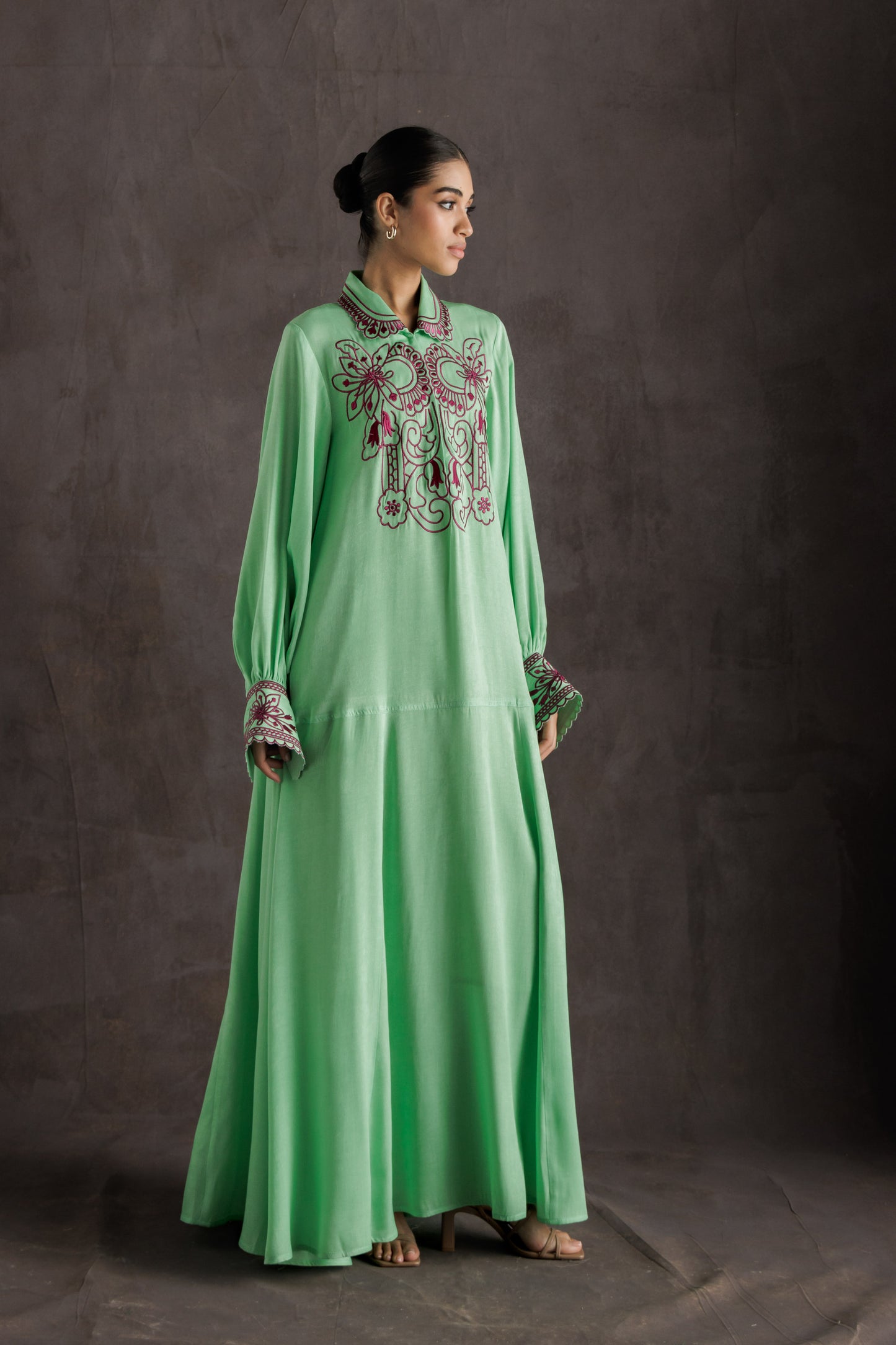 Buttoned Floral Embroidered Jalabiya - Green