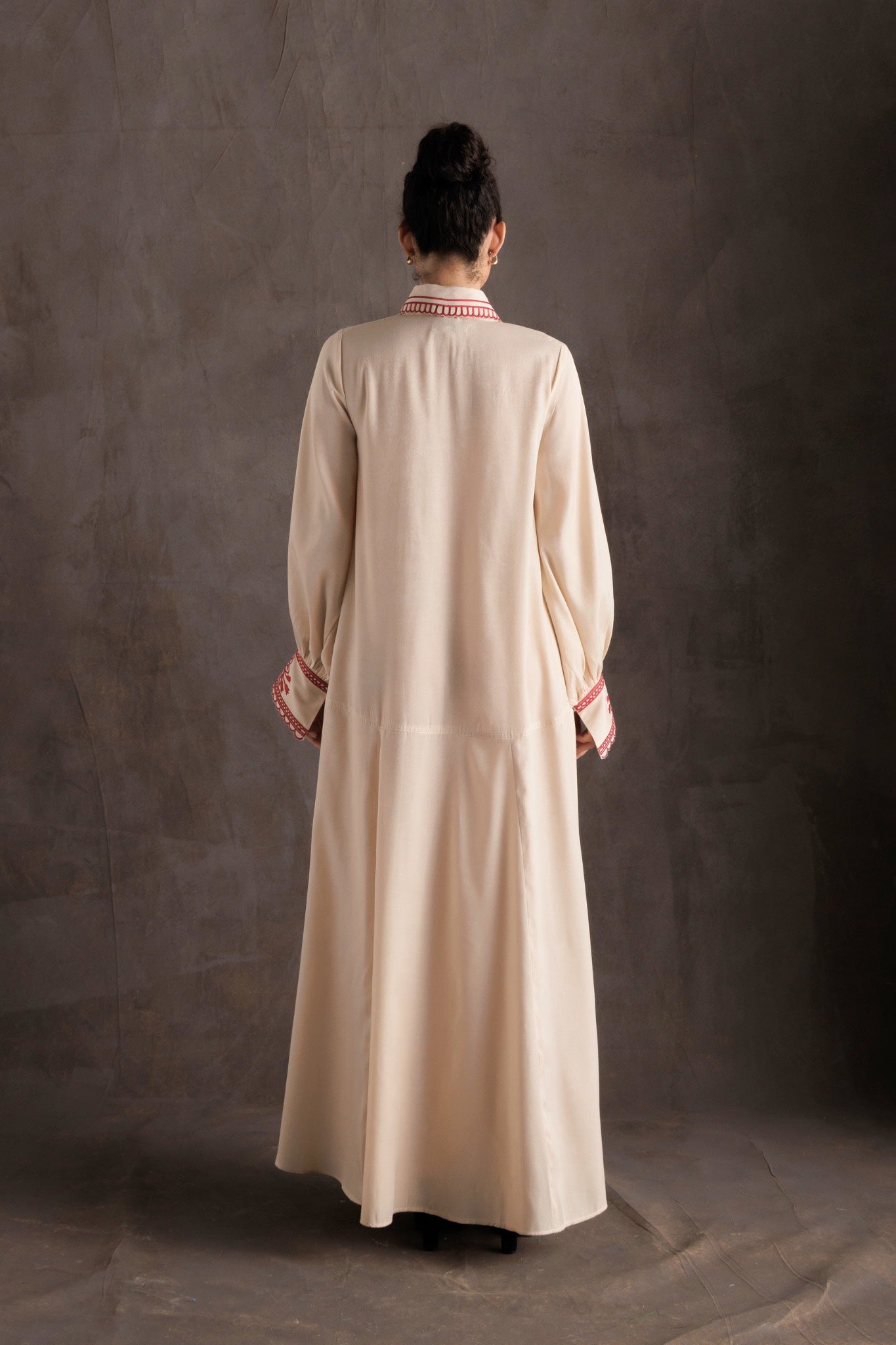 Buttoned Floral Embroidered Jalabiya - Peach