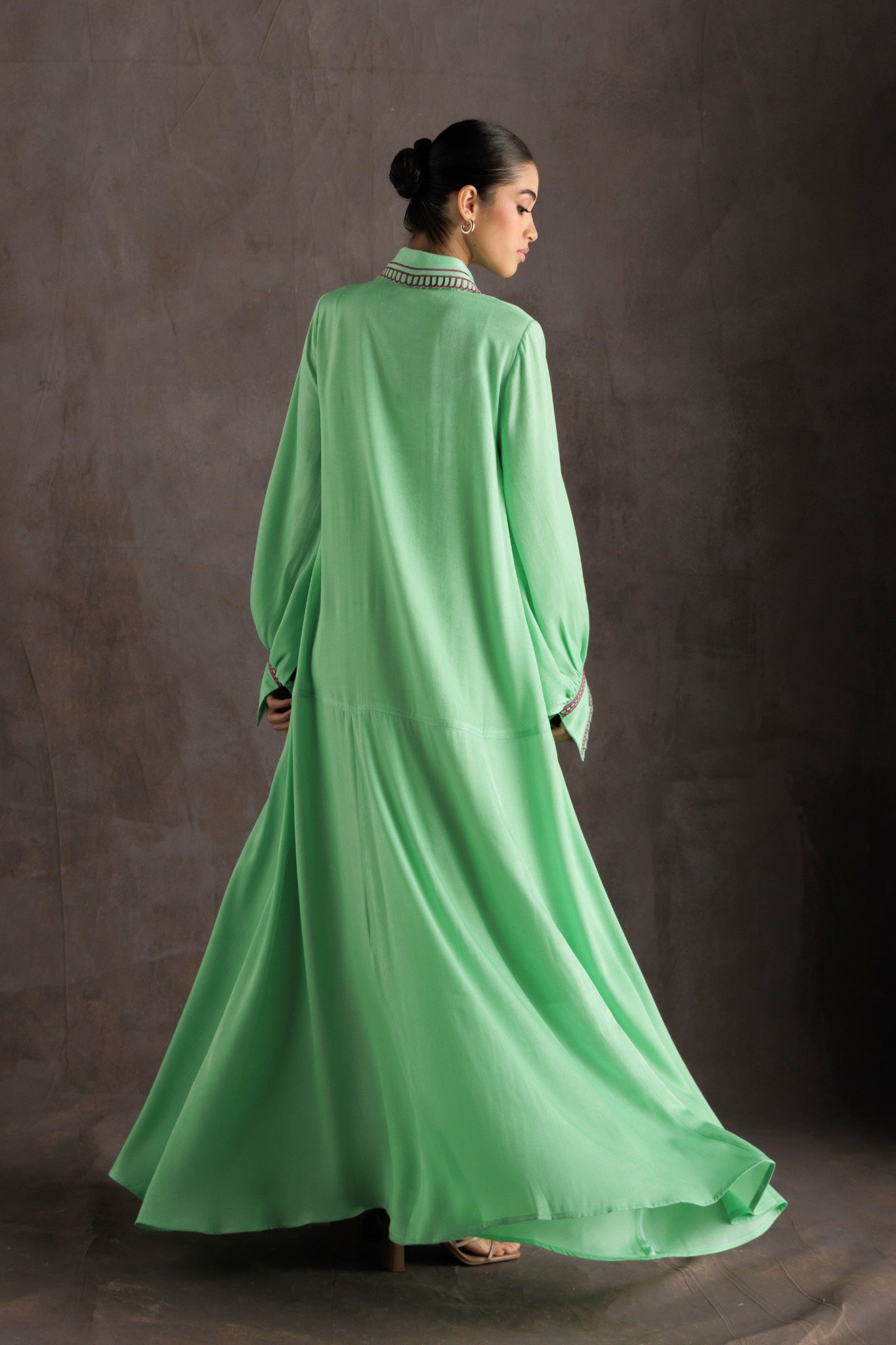 Buttoned Floral Embroidered Jalabiya - Green