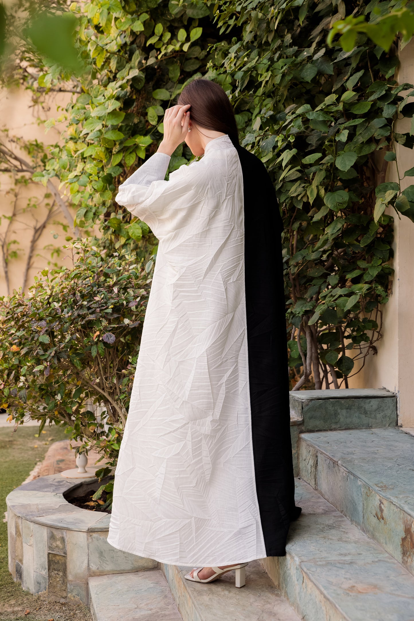 Leaf Textured Black & White Abaya - Anmar Couture