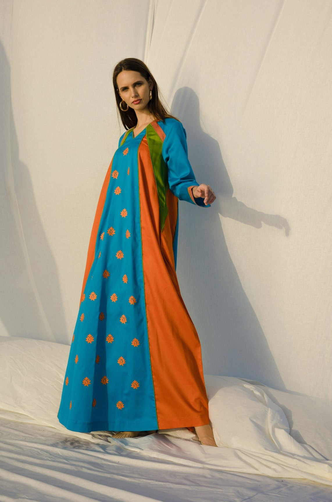 Color Block Jalabiya with Embroidered Details - Anmar Couture