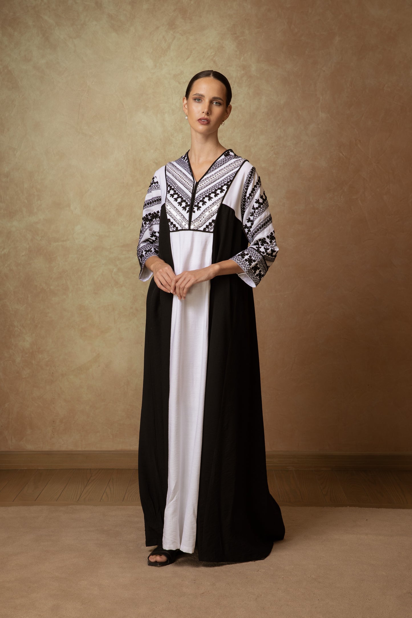 Black & White jalabiya - Anmar Couture