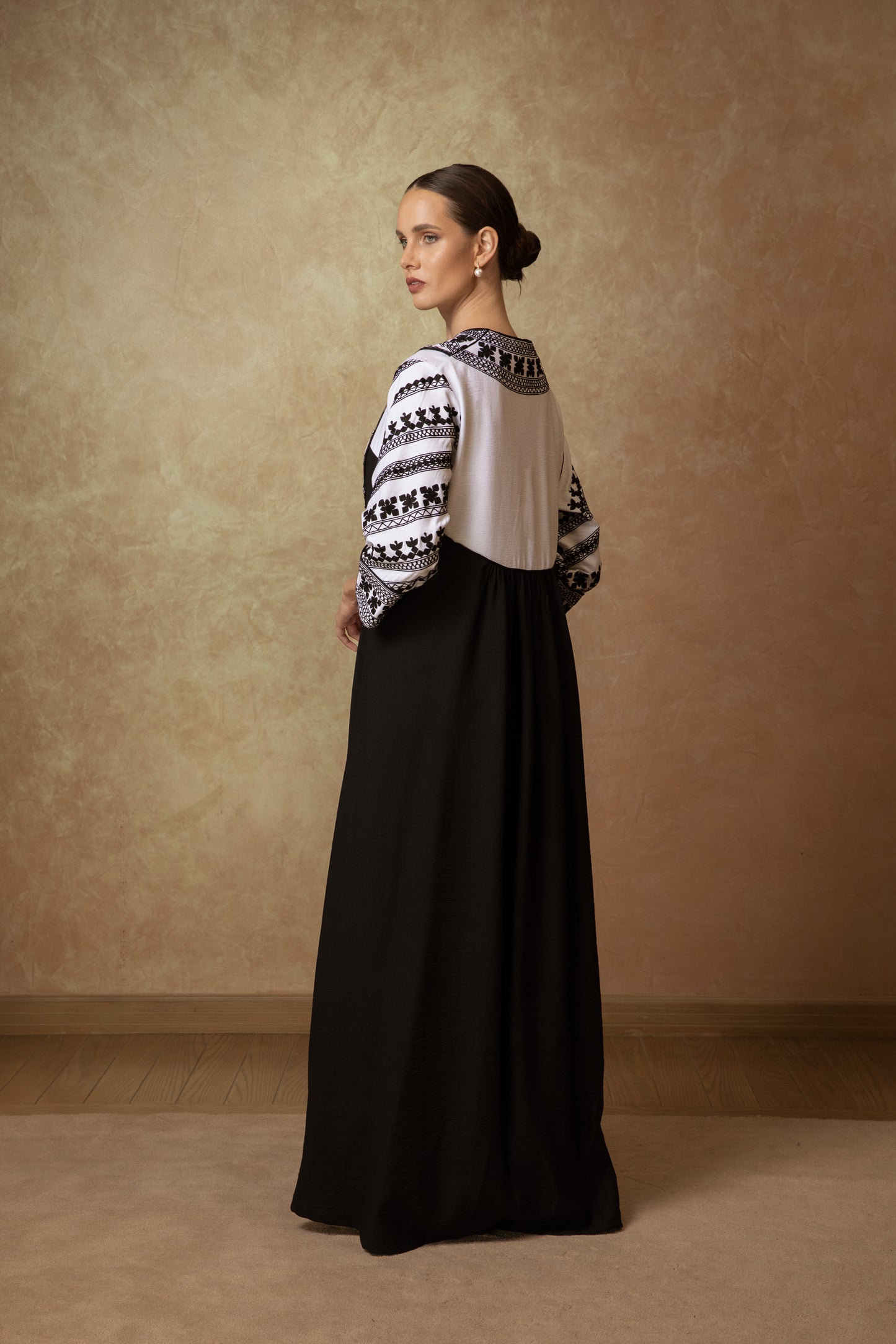 Black & White jalabiya - Anmar Couture